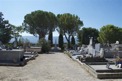 Cimetière de Cabrières d Avignon Film France