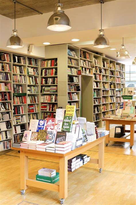 Travel Guide to London Review Bookshop via Public Transit 24