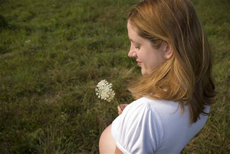 Homemade Gallery Nature Shoot Flower Girl Porn Pic
