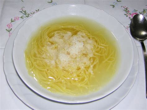 Tagliolini In Brodo In Cucina Con Zia Lora