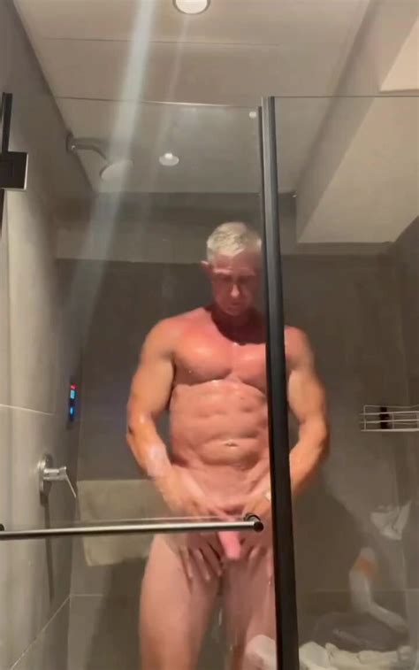 Muscle Mature Shower Thisvid