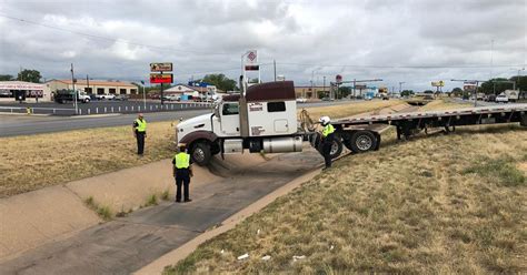 Big Rig Runs Away After Driver Hops Out Of Cab To Grab A Whataburger