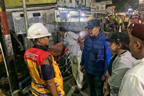 Wali Kota Bogor Cek Jembatan Cibalok Tajur Yang Amblas Perbaikan