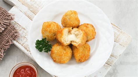 Resep Rice Ball Isi Keju Mozzarella Gurih Dan Lumer