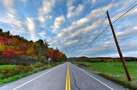 Fall Foliage Vermont 16193143 Stock Photo at Vecteezy