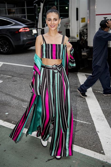 Victoria Justice Hot Celebs Home