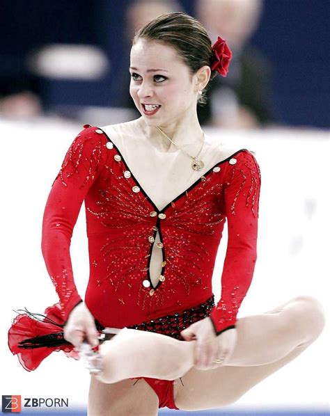 Sporting Oops Camel Toe Nipple Glides Taut ZB Porn