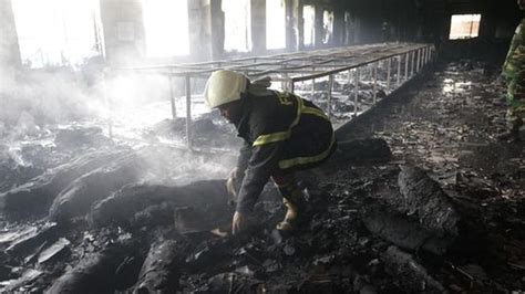 Bangladesch Mehr Als Tote Bei Feuer In Textilfabrik Zeit Online