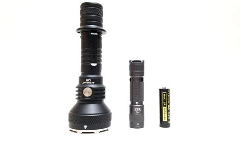 Skilhunt E2A review | EDC Flashlight AA and 14500 batteries | 1Lumen