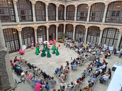 Lleno Absoluto Para Ayudar A Los Apicultores Afectados Por Los