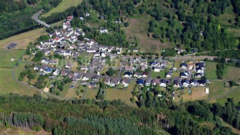 Datzeroth Von Oben Dorf Ansicht Am Rande Waldgebieten In Datzeroth