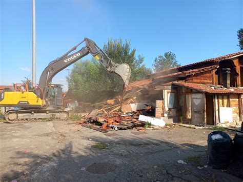 Chiuso Il Campo Nomadi Di Collegno Demolite Le Baracche