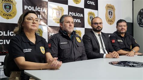 Pol Cia Civil Prende Delegado Escriv O E Advogada Outros Sete