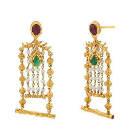 Reliance Jewels Launches Temple Jewellery Collection Apurvam