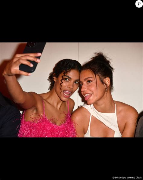 Ad Le Exarchopoulos Vacances De R Ves Au Br Sil Entre Amis Tina Kunakey D Gaine Un Bikini