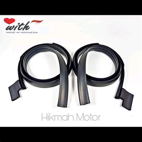 Jual SEPASANG Karet Pinggang Posisi Berdiri Atau Weatherstrip Rear Bod