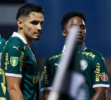 An Lise Palmeiras N O Brilha Mas Mostra Poder De Rea O E Bate