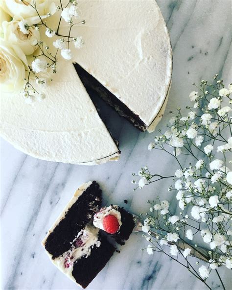 Naked cake chocolat noir crème fouettée chocolat blanc Toutes mes recettes CLAUDIACAZA