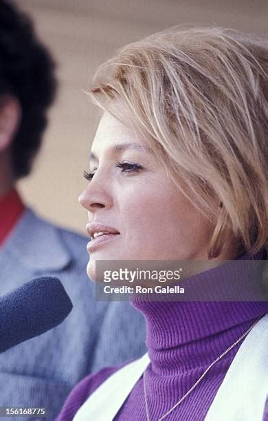 Angie Dickinson 1971 Photos And Premium High Res Pictures Getty Images