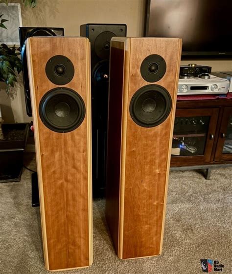 Odyssey Audio Lorelei 2 Way Floorstanding Speakers With KISMET Crossovers