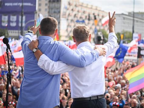 Sondaż Trzaskowski z wyższym poparciem niż Tusk w wyborach