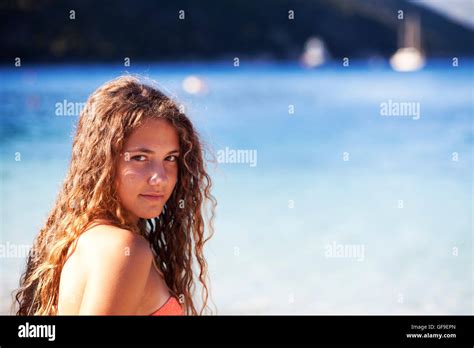 Jahre Altes M Dchen Bikini Fotos Und Bildmaterial In Hoher Aufl Sung Alamy