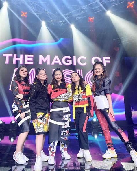 10 Potret Kompak Byoode Girl Band Dangdut