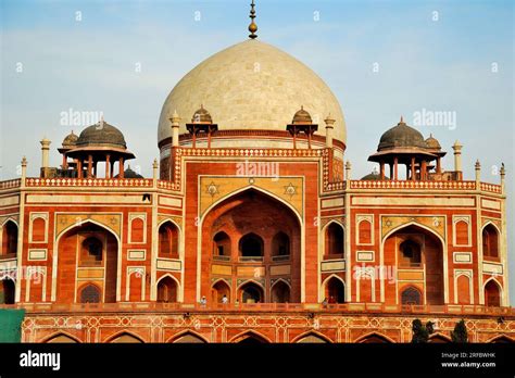 Mughal Emperor Humayuns Tomb Delhi Hi Res Stock Photography And Images