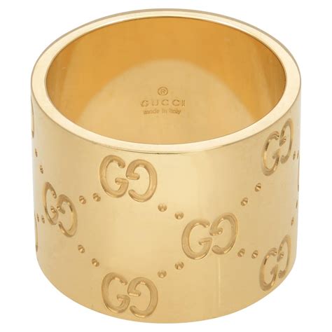 Gucci Icon Logo Wide Ladies Ring 18k Yellow Gold At 1stdibs Wide Gold