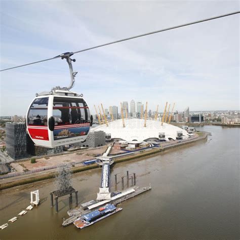 London Transport Emirate Air Line London Thames Cable Car Editorial