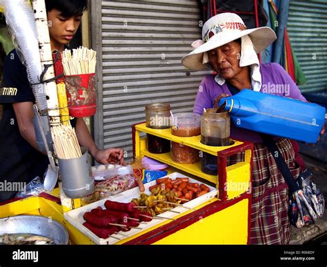 Antipolo City Philippines October 31 2018 A Street Vendor Sells