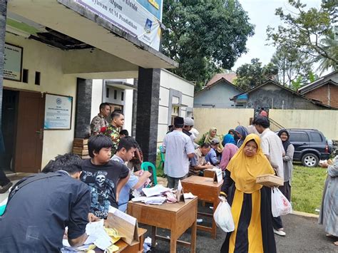 Kantor Layanan Lazismu Jatinegara Bagikan Paket Sembako Kepada Ratusan