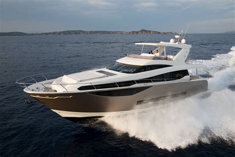 Yacht PRESTIGE 750, F-Line luxury yachts Yacht