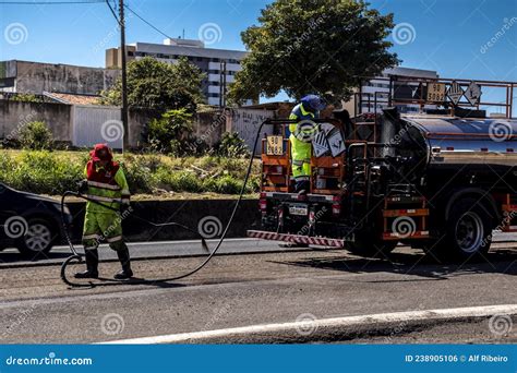 Obras De Ressurgimento De Asfalto Na Estrada De Comandante Joao Ribeiro