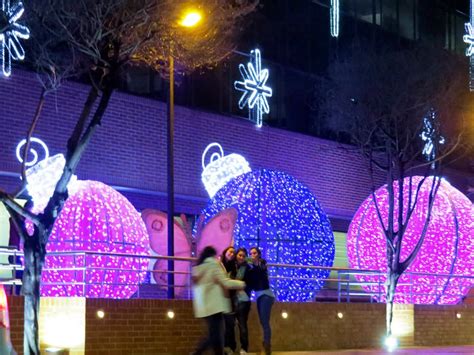 26 Imágenes Del Alumbrado De Navidad En Bogotá Escenografía Navidad Navidad Alumbrado Navideño