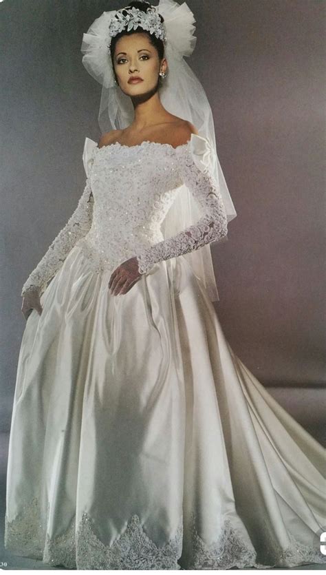 Quintessential late 1980's/early 90's wedding gown | Brautkleid