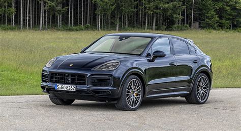 2021 Porsche Cayenne GTS Coupe Color Moonlight Blue Metallic Front