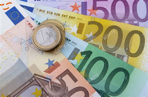 Eurusd The Common Currency Is Trading Positive In The Global Market