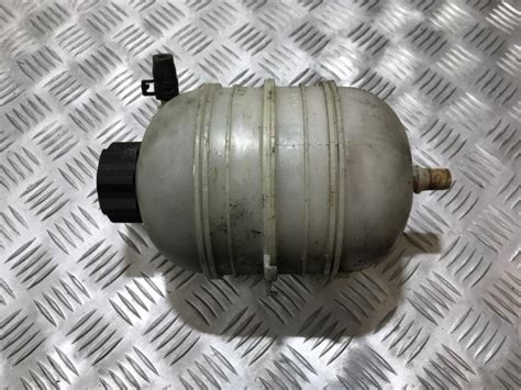 Used Expansion Tank Coolant Radiator Expansion Tank Bottle