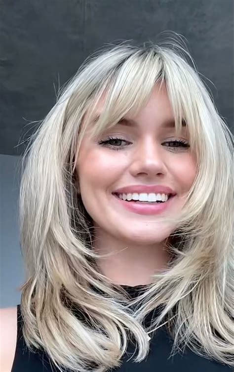 Pin By Sydney Santiago On Hair Makeup Blonde Hair With Bangs Haircuts For Medium Hair