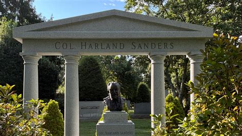 Kfc Founder Colonel Sanders Grave In Kentucky Youtube