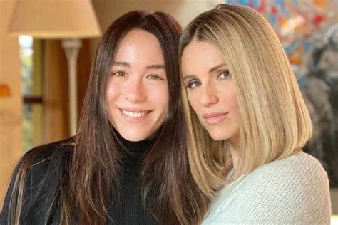 Aurora Ramazzotti Pubblica Una Foto Di Michelle Hunziker Incinta Il