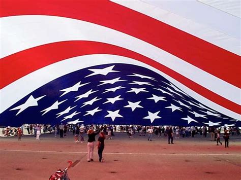 Largest Us Flag The Superflag World Record Set By Thomas Ski Demski