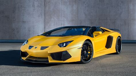 Fondos De Pantalla Lamborghini Aventador Amarillo Estacionado Cerca De