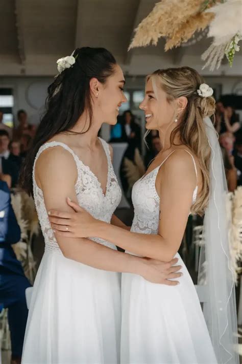 Lesbian Wedding Inspiration How To Plan A Lesbian Wedding