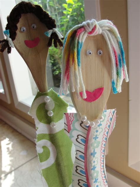 Imperfectly Beautiful: Wooden Spoon Puppets