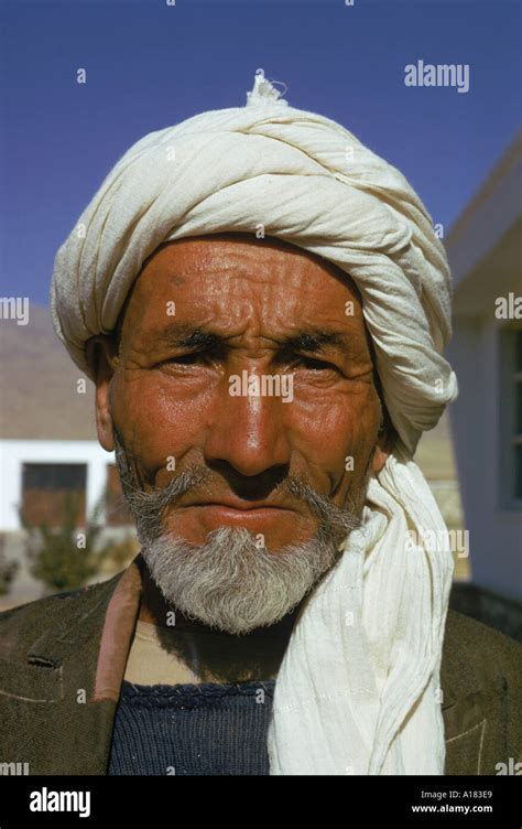 White Turban Hi Res Stock Photography And Images Alamy