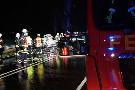 Schwerer Verkehrsunfall Mit Zwei Verletzten Personen Aktualisiert