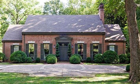 17 Best images about Brick House Trim Colors on Pinterest | 1940s, Home and Exterior paint colors