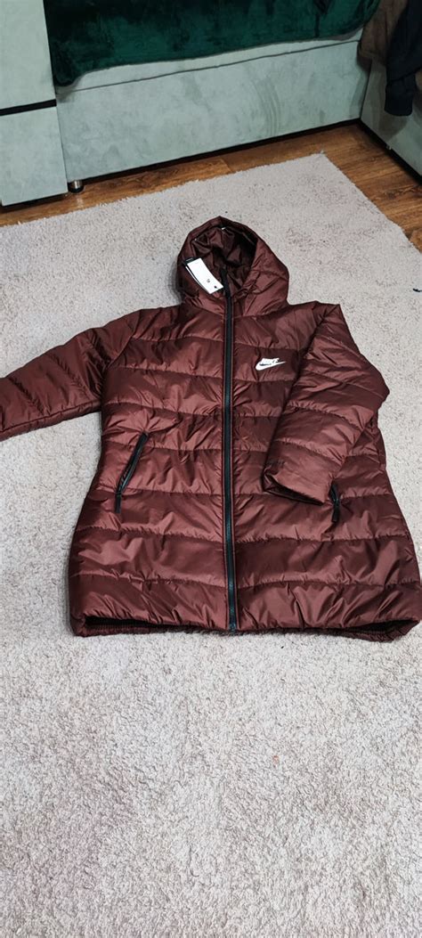Продам фирменную куртку Nike